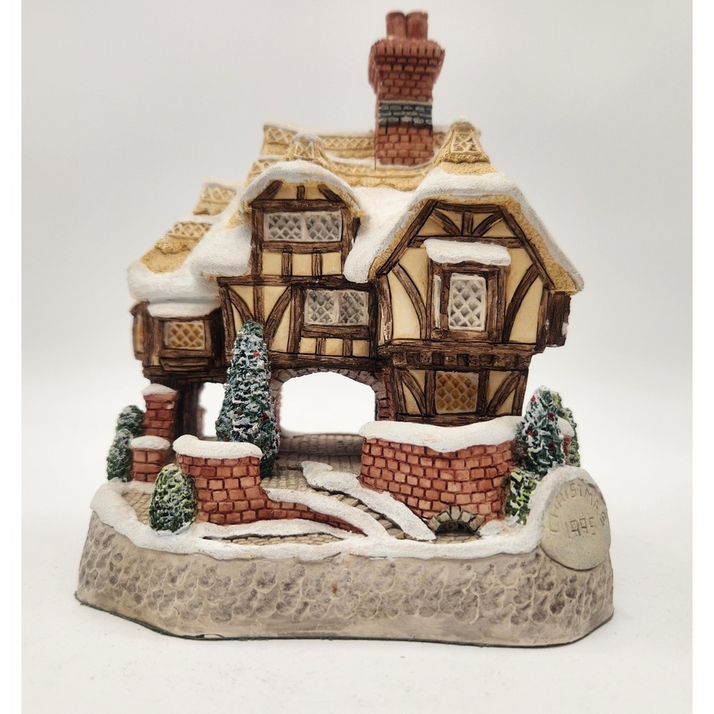 Miss Belles Cottage David Winter Collection John Hine Studios Snow Covered Tudor